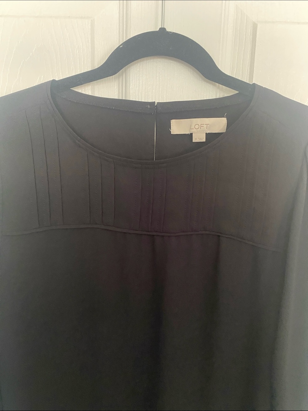 ⭐️4/$20⭐️ LOFT Black Long-Sleeve Round-Neck Blouse - Picture 3 of 4